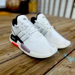 Adidas NMD R2 Trainers